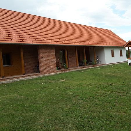 Malomko Apartman Zsira Exterior foto