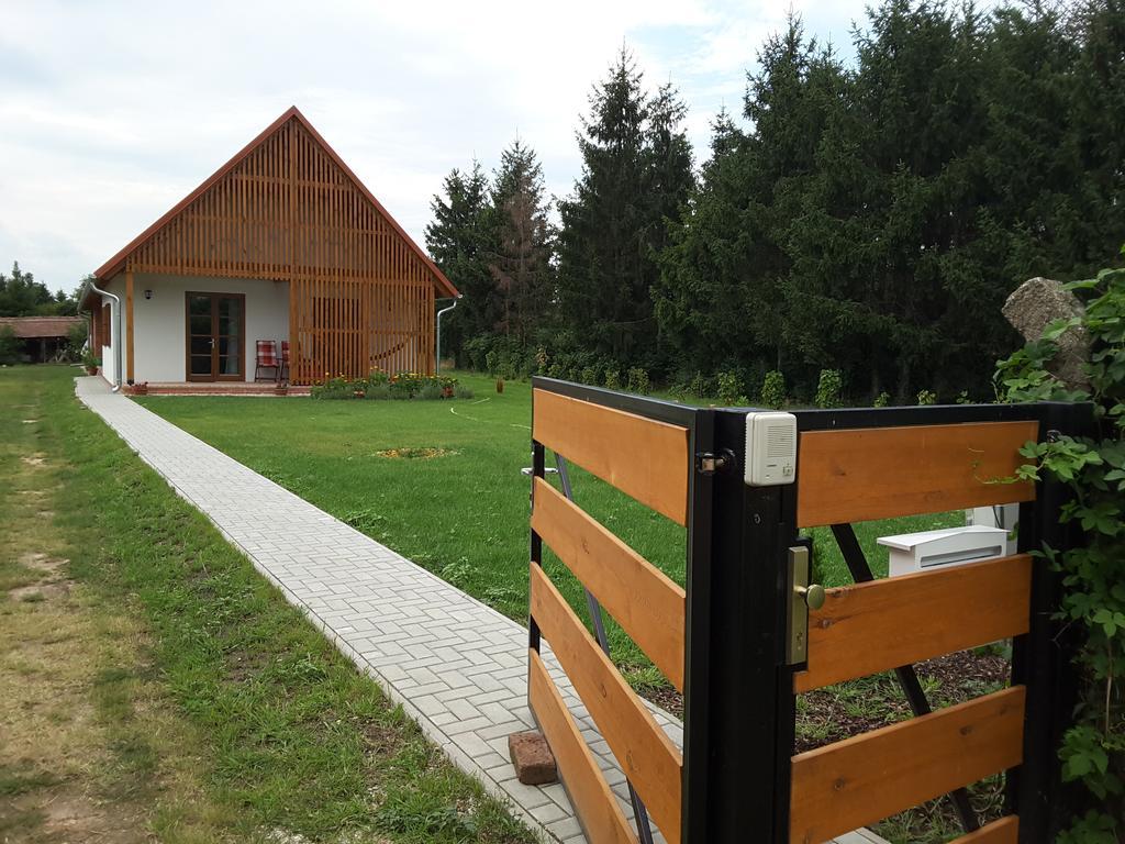 Malomko Apartman Zsira Exterior foto